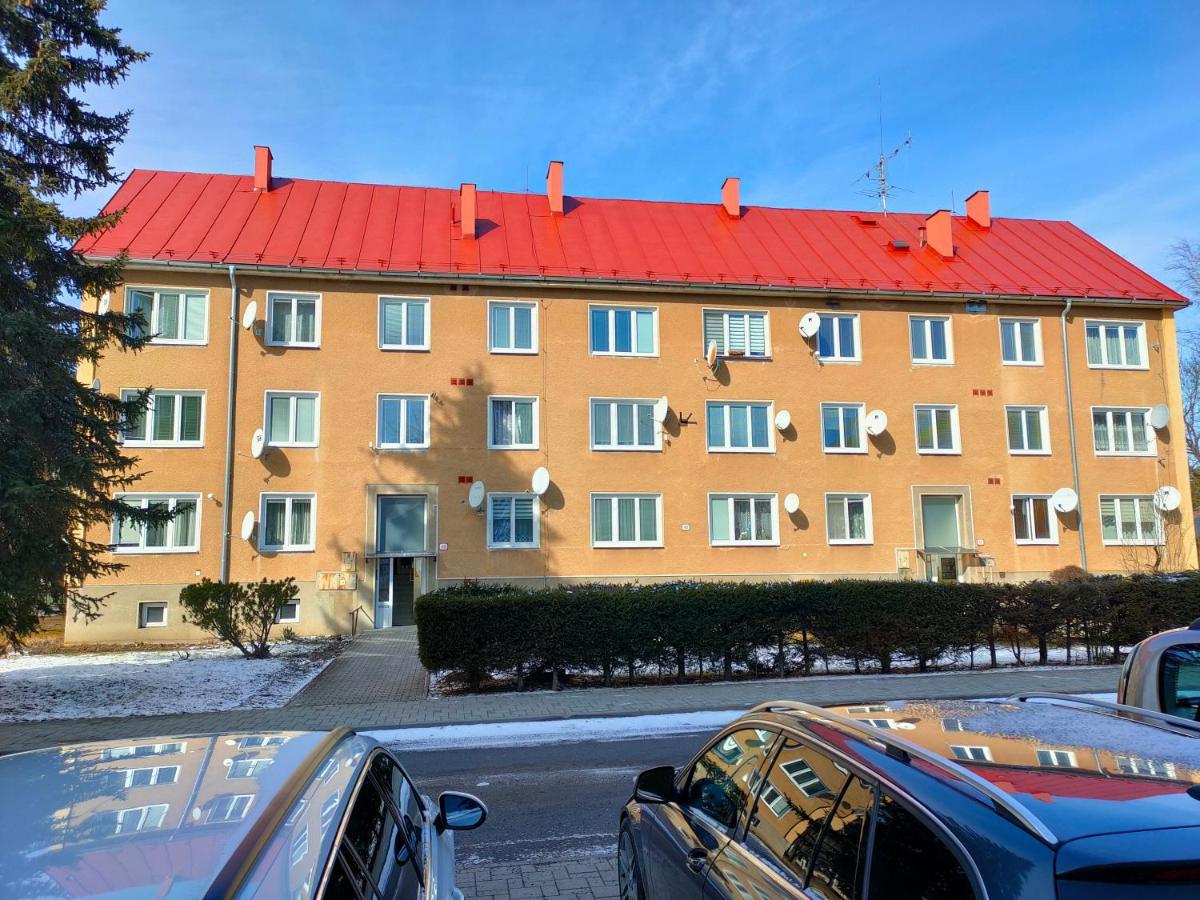 2-Iz. Byt V Tichej Lokalite S Bezplatnym Parkovanim Liptovský Hrádok Buitenkant foto